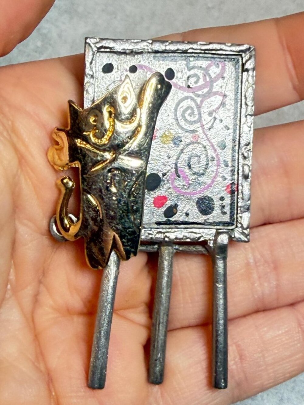 OOAK Upcycled Cat Artist Brooch Hand Painted Easel Vintage 2.6 inches
